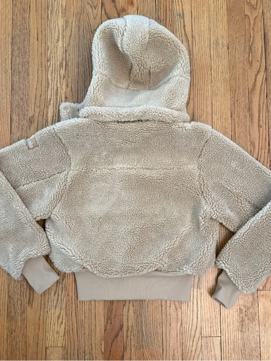 ALO Yoga Foxy Sherpa Jacket in Camel – Size XS EUC - Picture 8 of 15